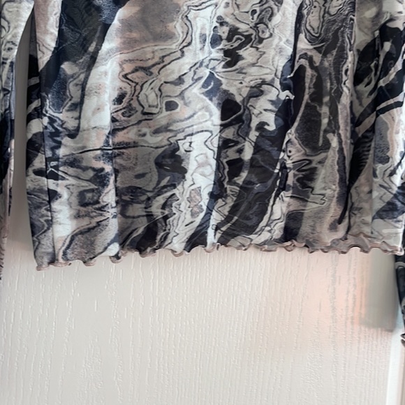 Sheer top - Picture 3 of 5